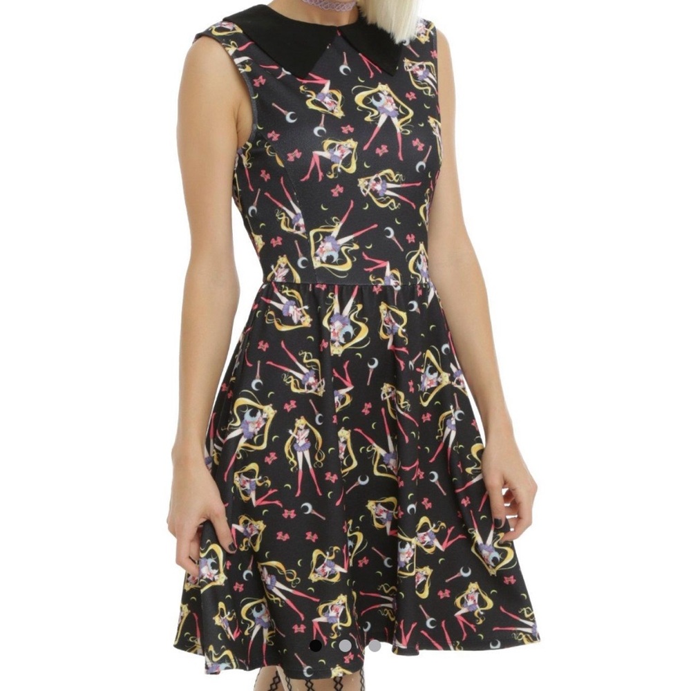 Sailor Moon Crystal Bow & Moon Stick Print Dress 🌙
Size Large NWT!